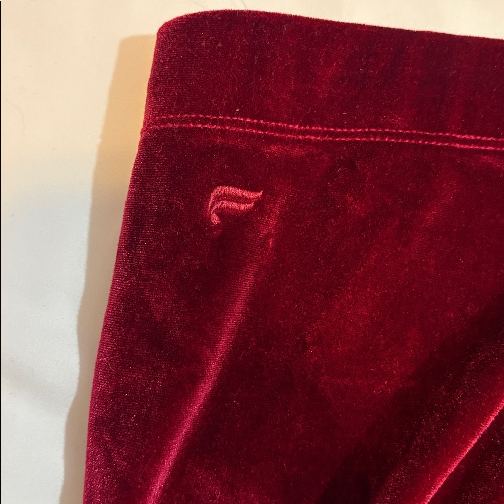 Fabletics Red Velvet Velour Oasis Twist Sports Bra + Emma Leggings Matching Set - Picture 8 of 11
